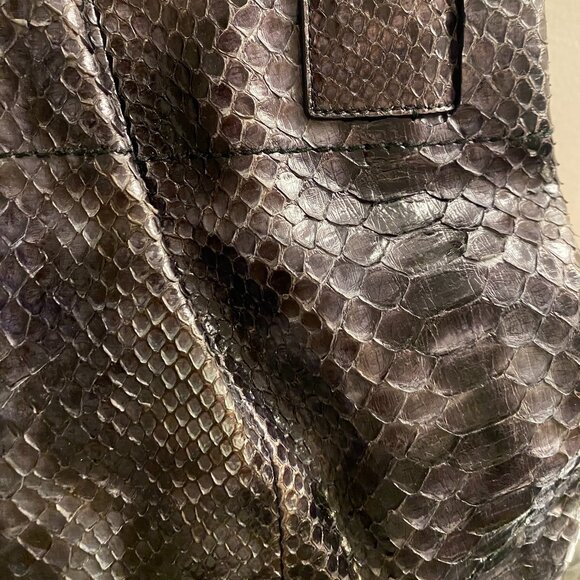 Ferragamo Python Soft-Bag - Picture 13 of 16